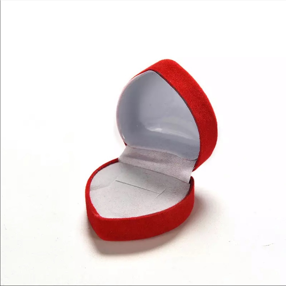 New gold plated white crystal women’s bridal ring - Picture 2 of 2